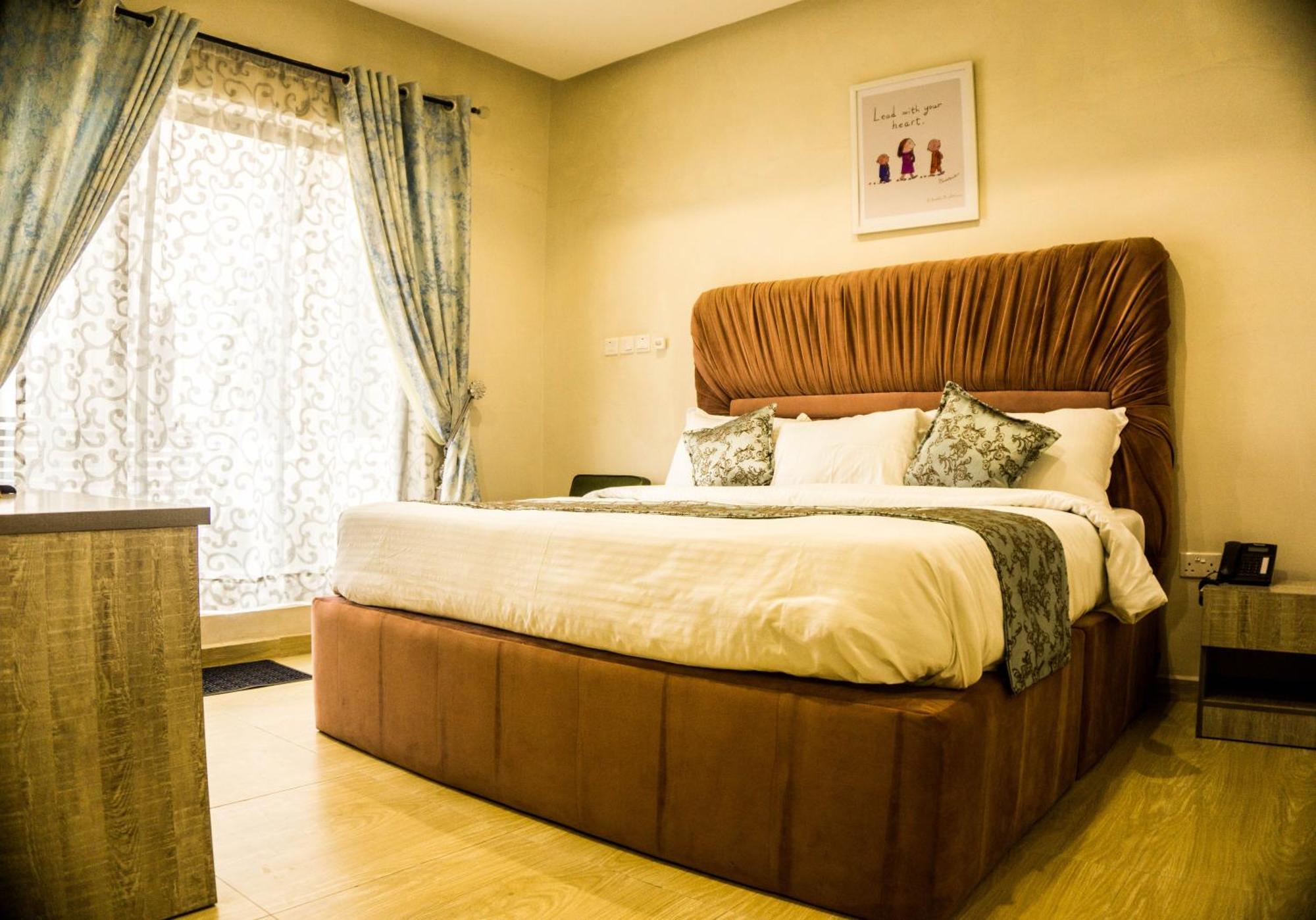 Vibes Suites Kaba Exterior photo