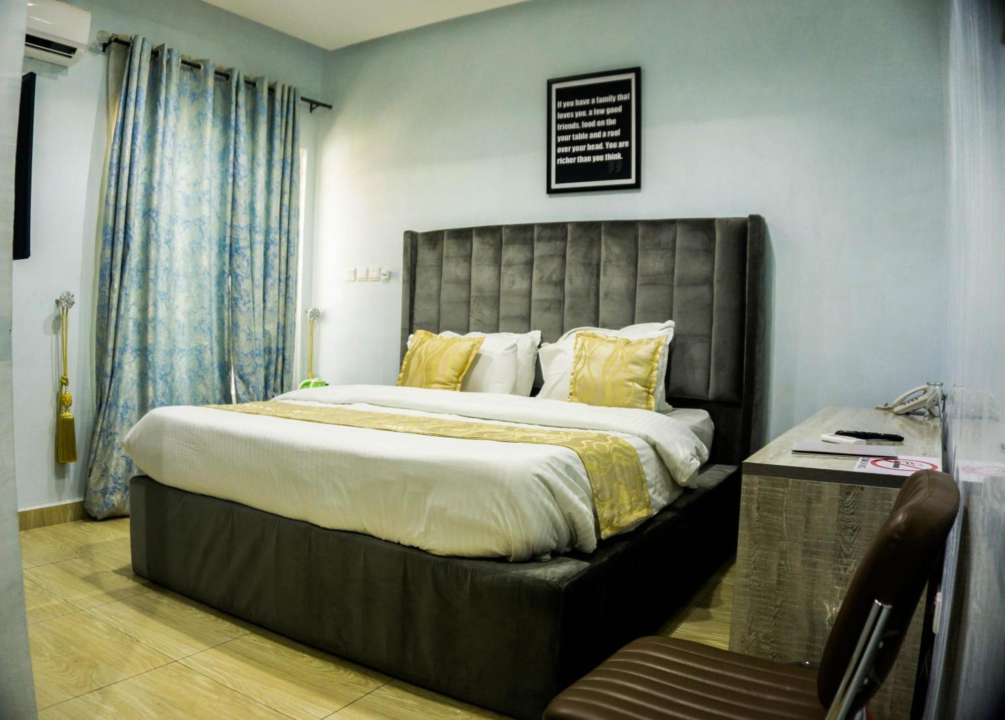 Vibes Suites Kaba Exterior photo