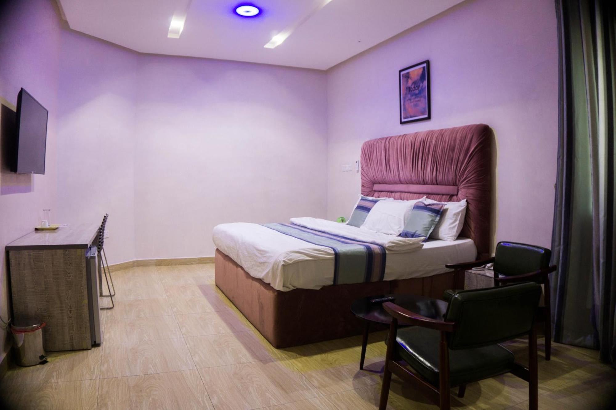 Vibes Suites Kaba Exterior photo