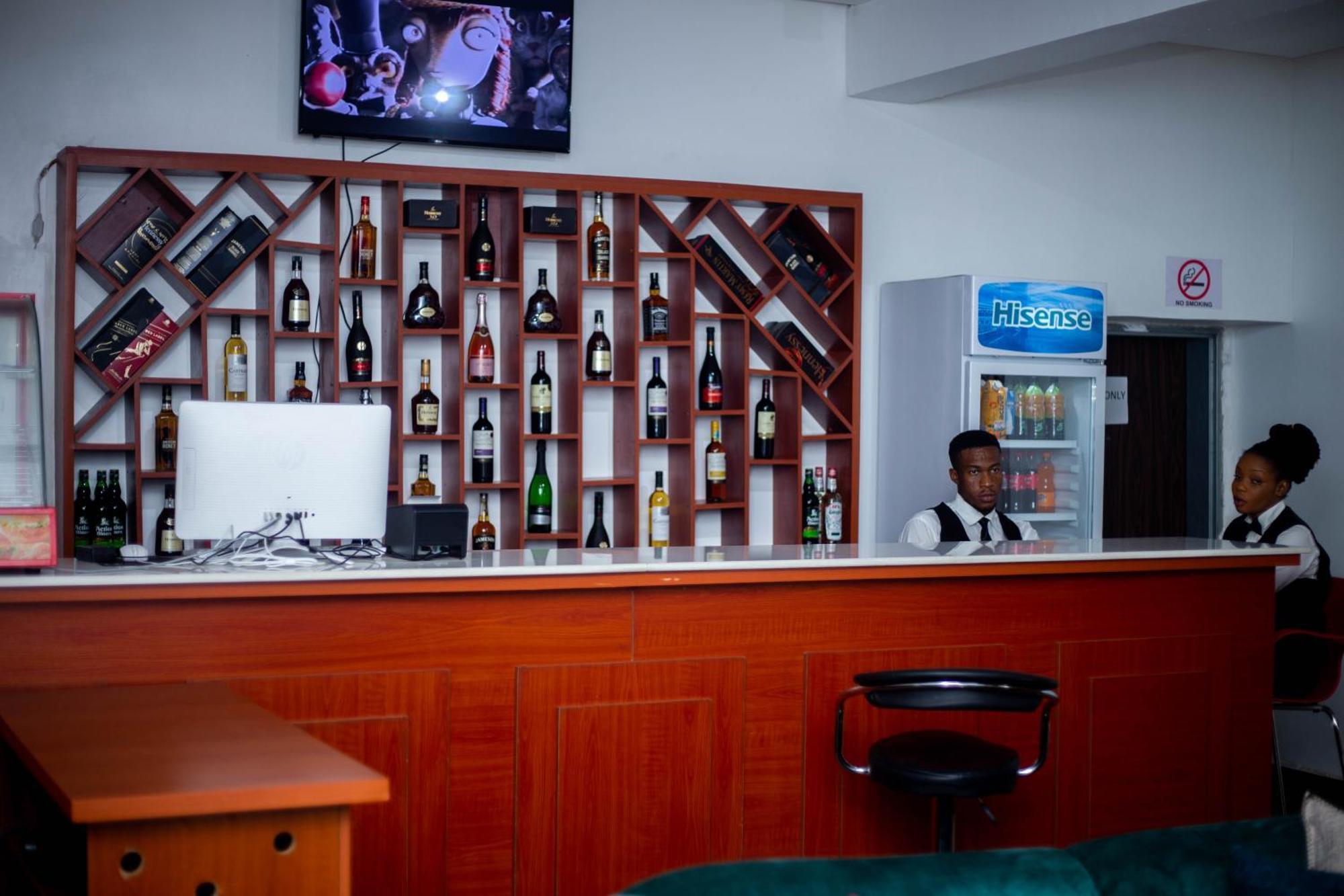 Vibes Suites Kaba Exterior photo