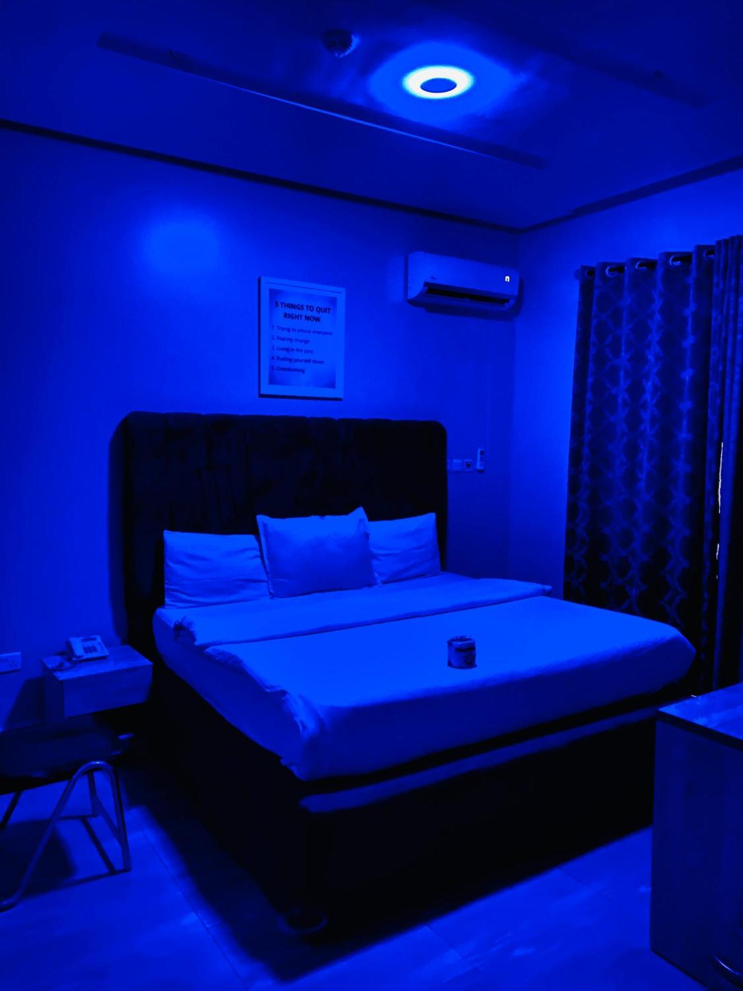Vibes Suites Kaba Exterior photo